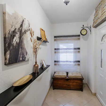 Marioeta Apartman Kastel Stari