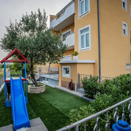 Apartment Marioeta *
