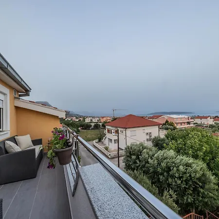 Marioeta Kaštel Stari