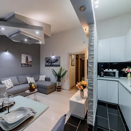 Marioeta Apartment