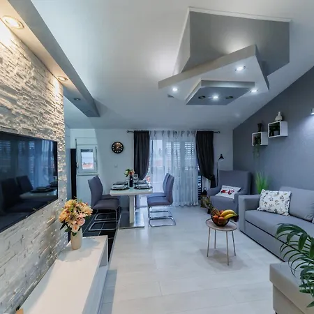 Apartament Marioeta *