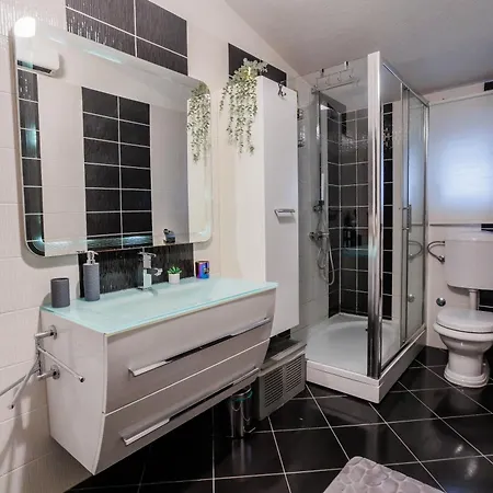 Apartment Marioeta Kastel Stari