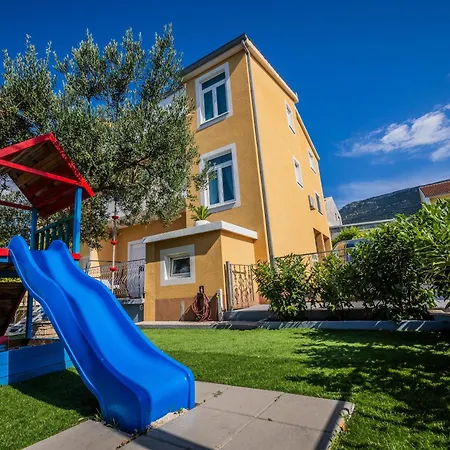 Marioeta * Kaštel Stari