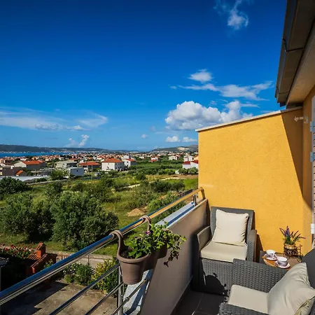 Marioeta Kastel Stari